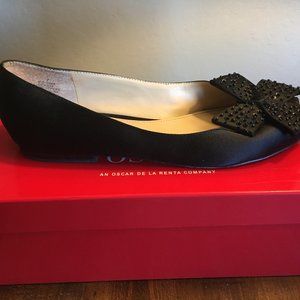 Oscar De La Renta Black satin flats